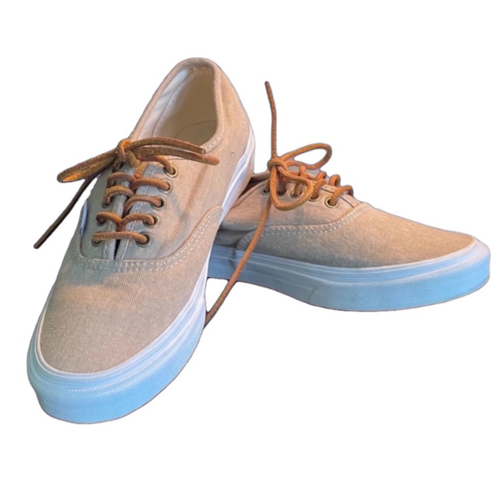 VANS Off the Wall Lace-up Tan Canvas Sneakers Size: M6 / W7.5